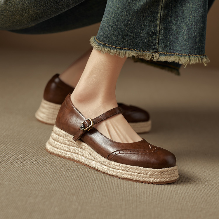 Ethnic Style Sheepskin Loafers with Platform Heel and Belt Decoration - Image 2